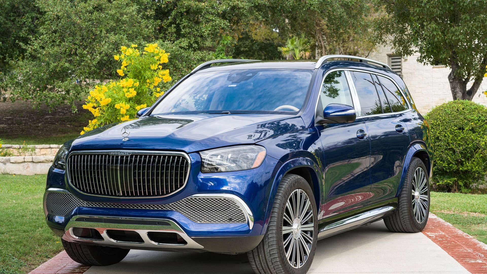 2021 Mercedes Benz Maybach GLS 600 exotic car rental