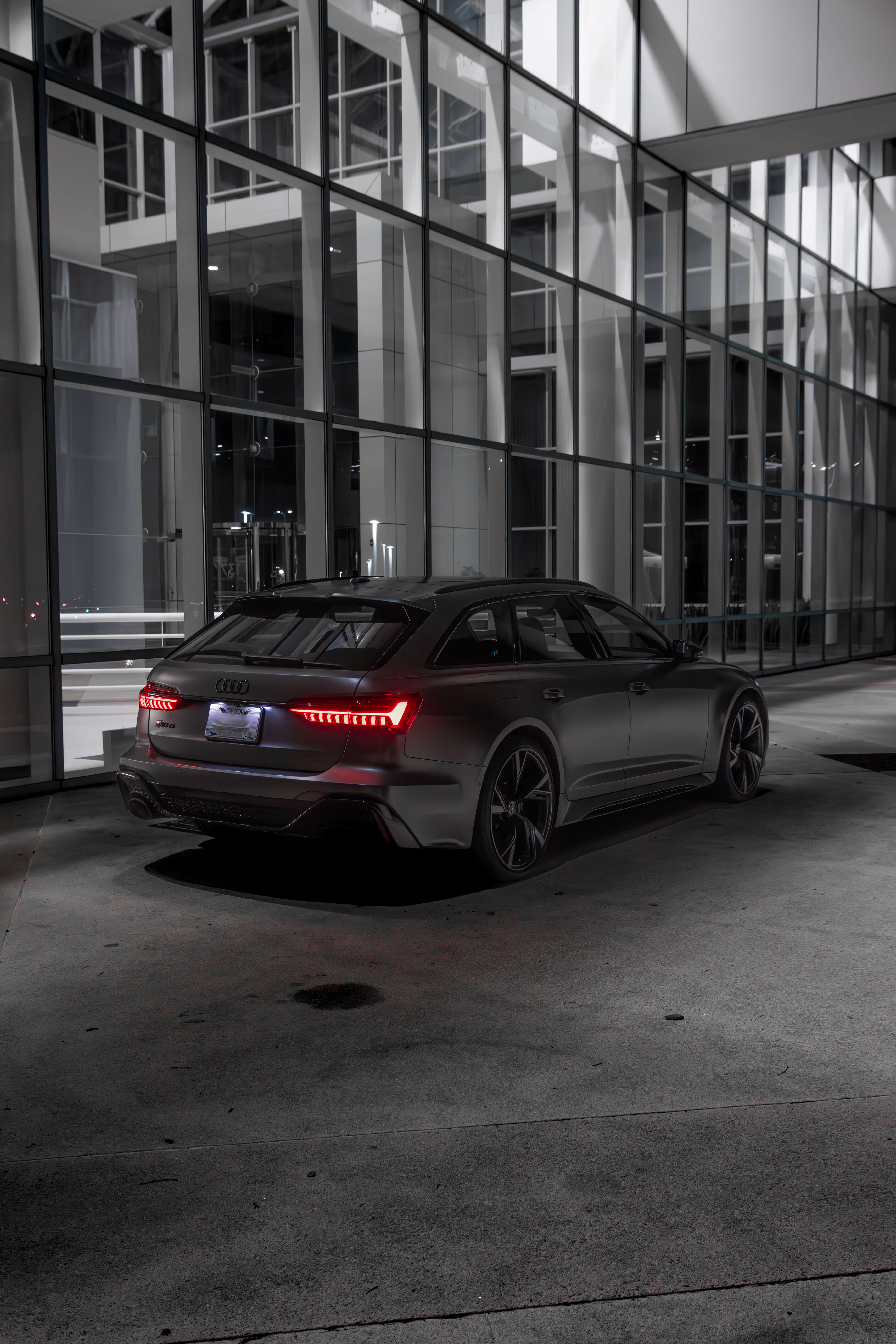 2021 Audi RS6 Avant exotic car rental